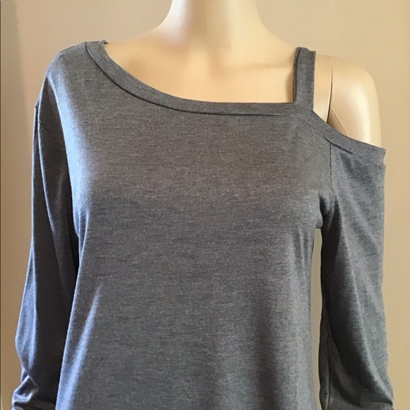 Sale! Gray Long Sleeve Tee - Picture 4 of 6